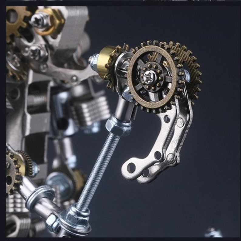 Four Claw Priest | 256 Pcs DIY Metal Mechanical Models 3D Assembly Puzzle Kits Jigsaw Crafts