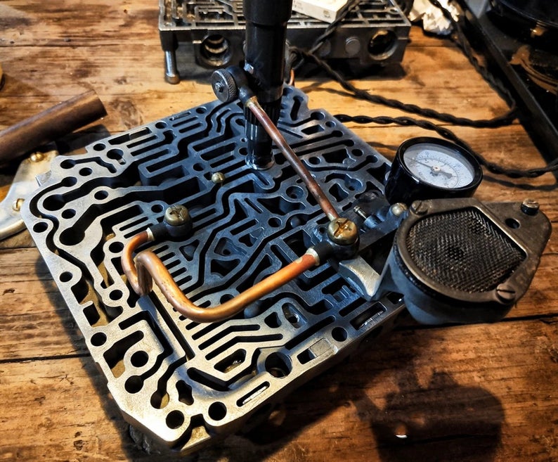 Industrial Table Mechanical Lamp Featured with Touch Switch In Retro Vintage Steampunk Loft Style Handmade Rustic Home Decor Art Workshop