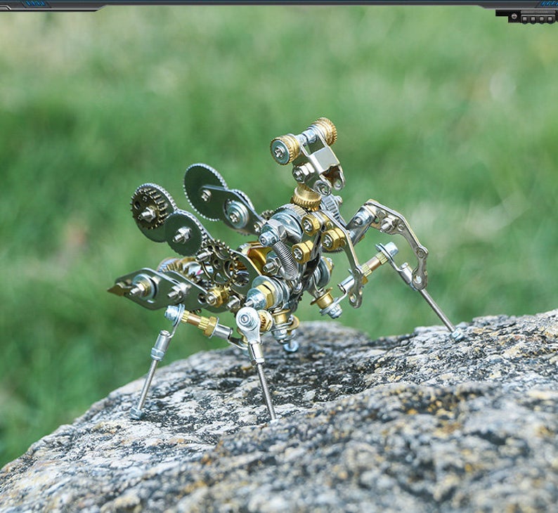 Praying mantis Steampunk| Metal Insect Puzzle Model Kit 3D DIY Mechanical Assembly Jigsaw Crafts decor